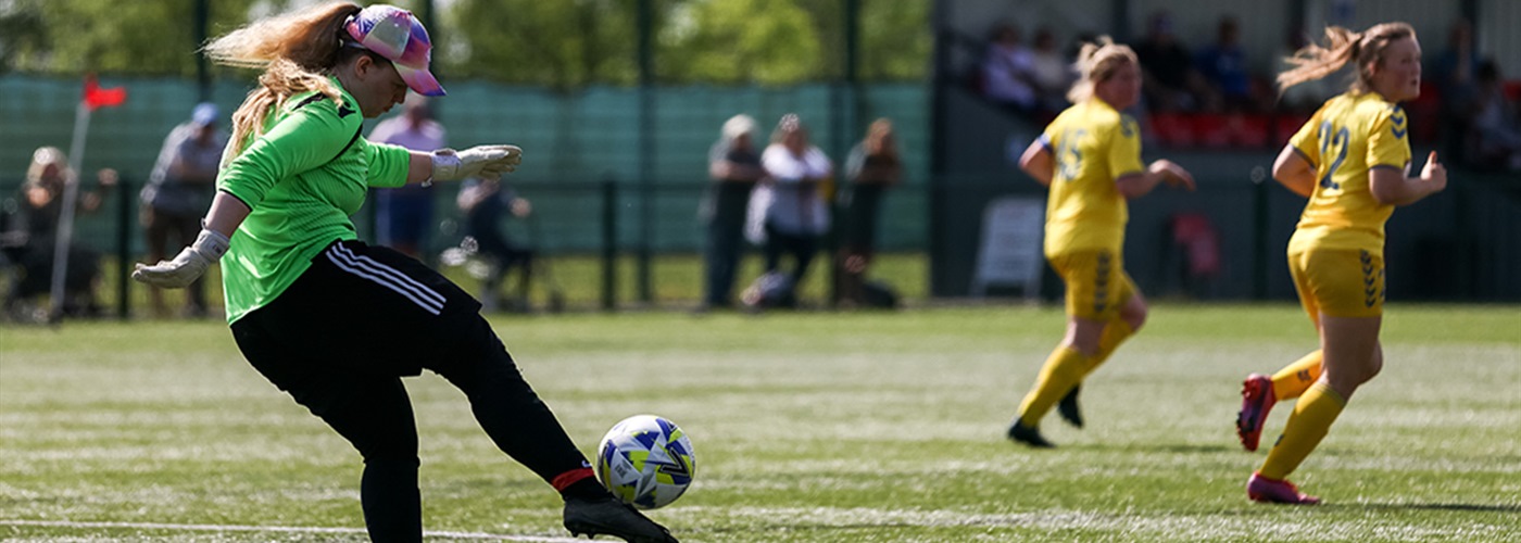 How to help goalkeepers develop their confidence and footwork